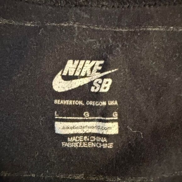 Nike Men's Black and white tank top - Picture 4 of 8